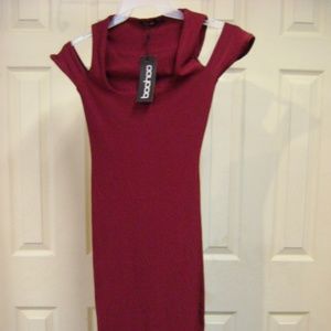 Ladies Cold Shoulder Dress in Berry